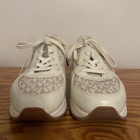 Michael Kors Monique Sneakers - Picture 3 of 6